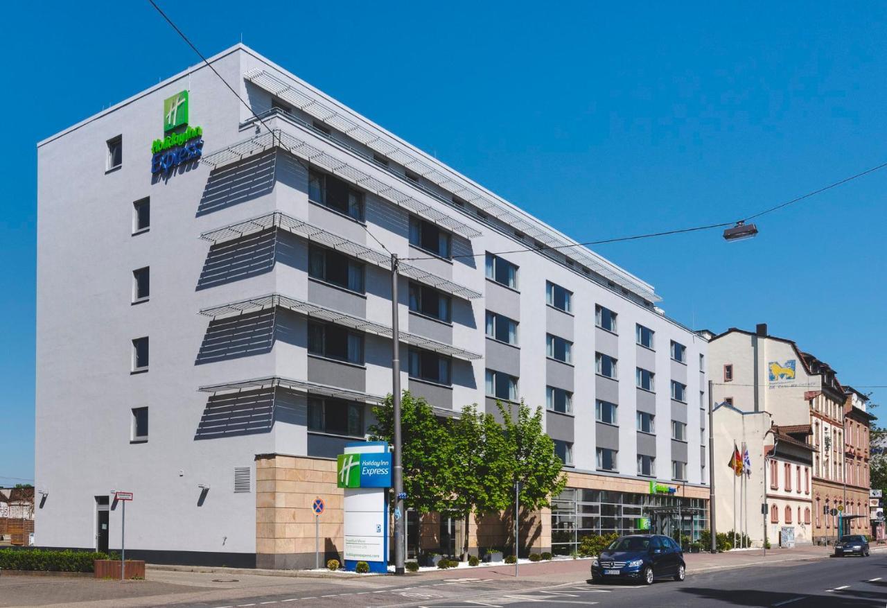 Holiday Inn Express Frankfurt Messe, An Ihg Hotel Frankfurt am Main Exterior foto