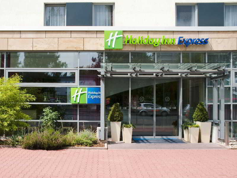 Holiday Inn Express Frankfurt Messe, An Ihg Hotel Frankfurt am Main Exterior foto